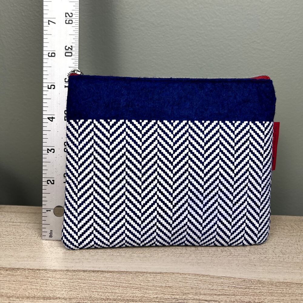 British Airways Traveller Plus Amenities Bag Cosmetics Toiletry Small Zip Pouch - Picture 6 of 7